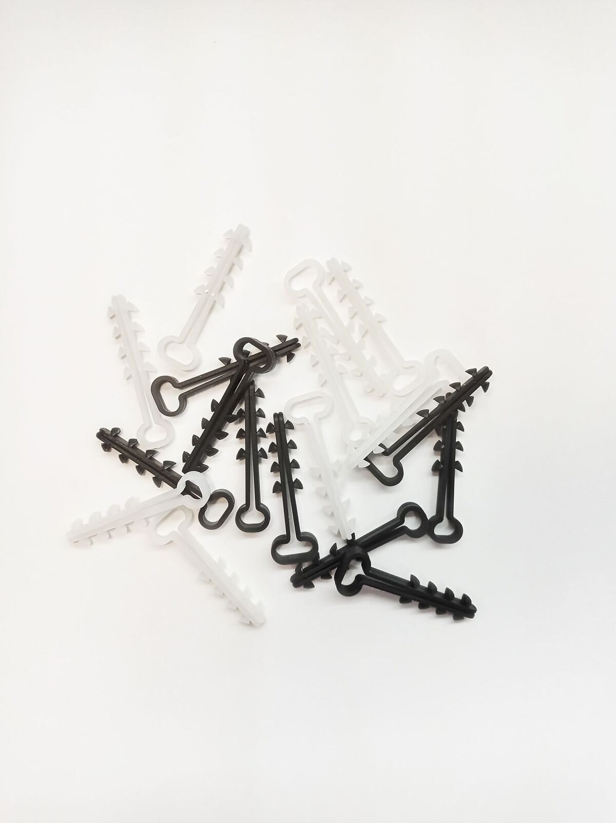 Дюбель-хомут плоский